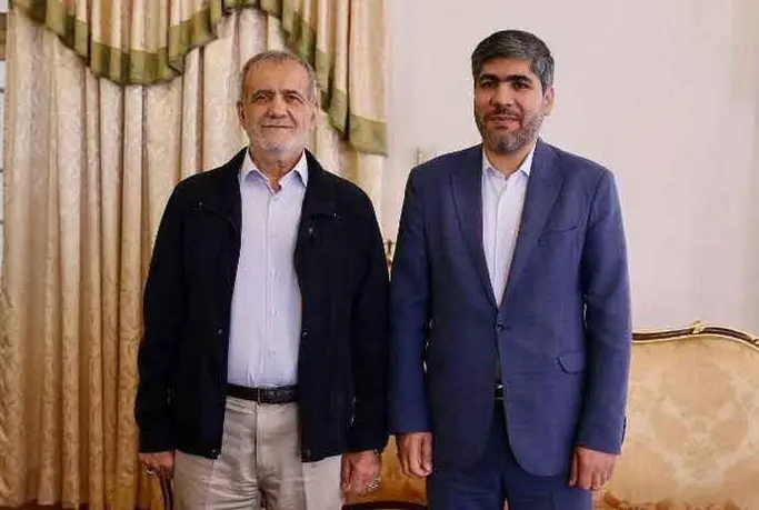 دیدار لطیفی رئیس سازمان اداری و استخدامی کشور با پزشکیان 1 دیدار لطیفی رئیس سازمان اداری