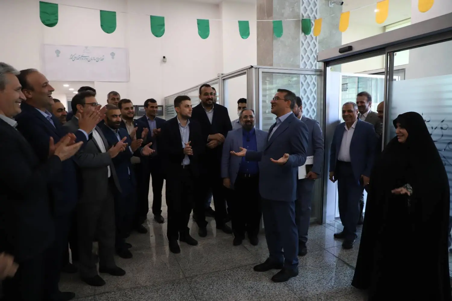 علاءالدین رفیع زاده رییس سازمان اداری و استخدامی کشور در اولین روز کاری 5 علاءالدین رفیع زاده رییس سازمان اداری و استخدامی کشور در اولین روز کاری